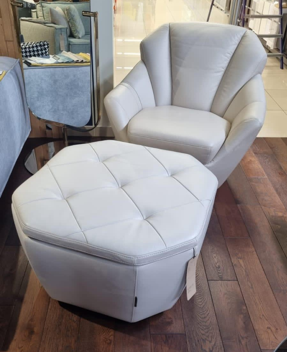 Кресло с пуфом Кристалл Britannica. Натуральная кожа, поворотный механизм.