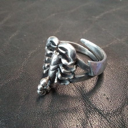 Кольцо. Скорпион