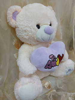 Медведь бежевый с сердцем, 40 см