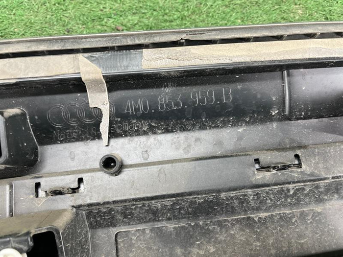 Накладка двери передняя левая Audi Q7 2 (2015-н.в.)