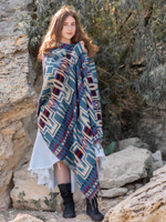 Палантин теплый с орнаментом Навахо