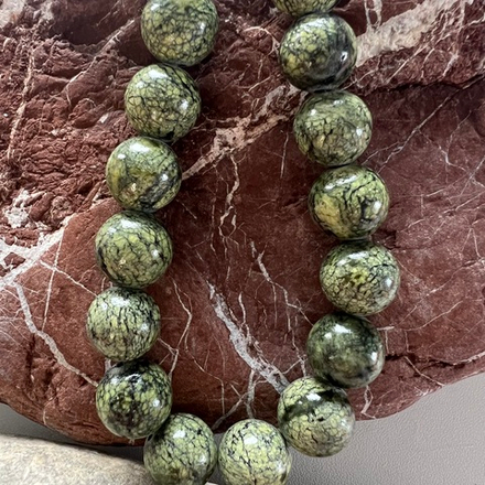 Змеевик (серпентинит) 10мм. Камни для изделий на заказ. Цена зависит от вида заказанного изделия