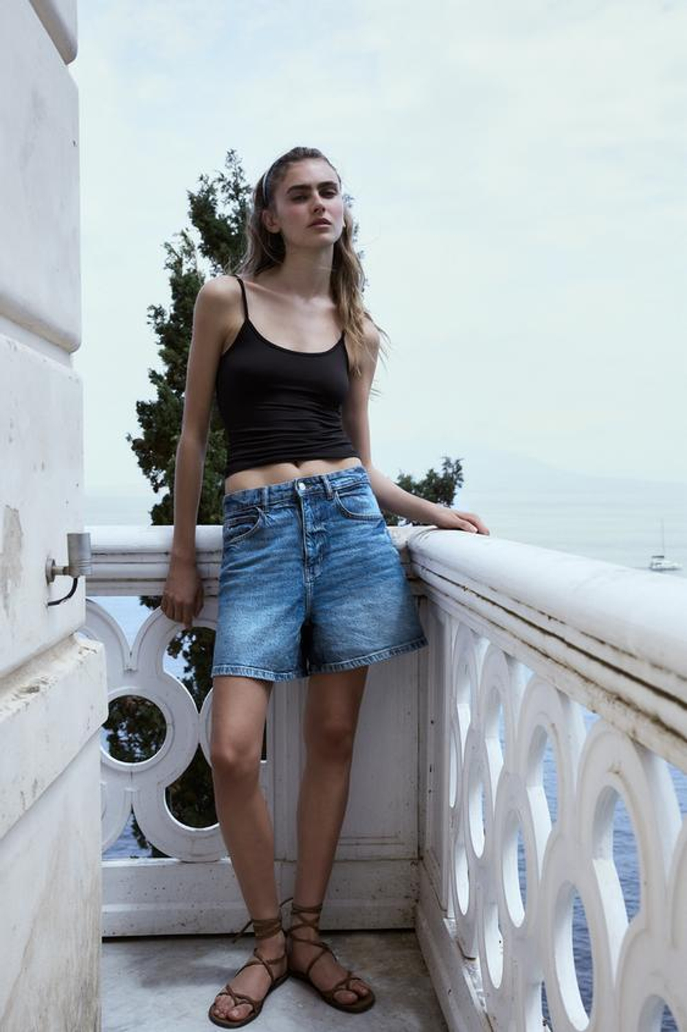 ZARA ТОП ИЗ ПОЛИАМИДА С ТОНКИМИ БРЕТЕЛЯМИ, ЧЕРНЫЙ