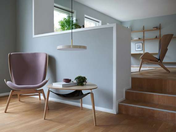 Кресло Umage The Reader, темный дуб с серой обивкой