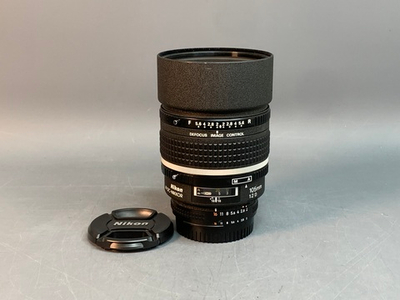 Nikon 105mm 2D AF DC-Nikkor
