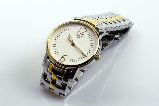 Женские часы Tissot T-Trend Lady Round T052.210.22.037.00