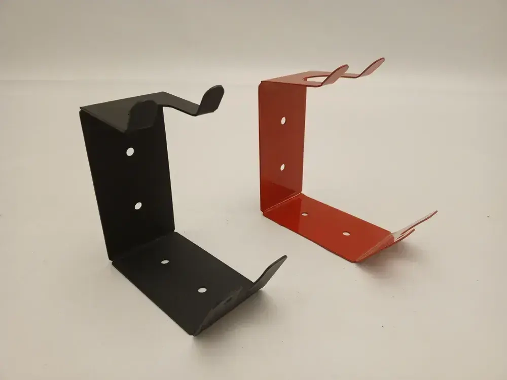 Металлический настенный держатель для краскопульта