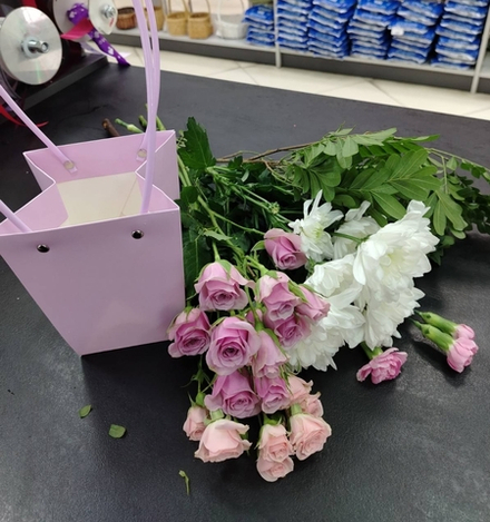 Сумочка с розовыми цветами, разбавленными сиреневыми, на 6.03