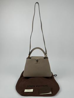 Сумка Louis Vuitton Capucines BB