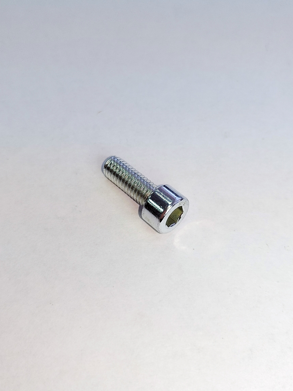 6х16 ОЦ. Винт П/Р с внут.шестигр. к.п.8.8 DIN912 (100 шт)