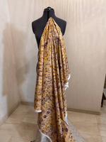 Курточно-плащевая принтованная ткань без пропитки (Altuzarra, 100%полиэстер, Нежно-желтый фон с бежевым/фиолетовые брызги звездного неба, 150, 89 гр/м2)