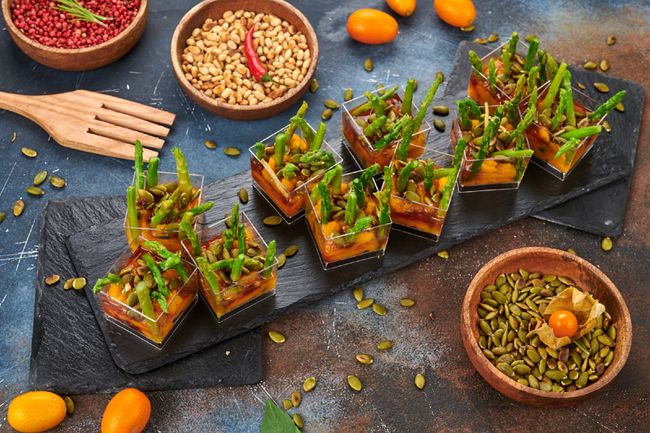 Спаржа с пюре из тыквы, 10 шт.