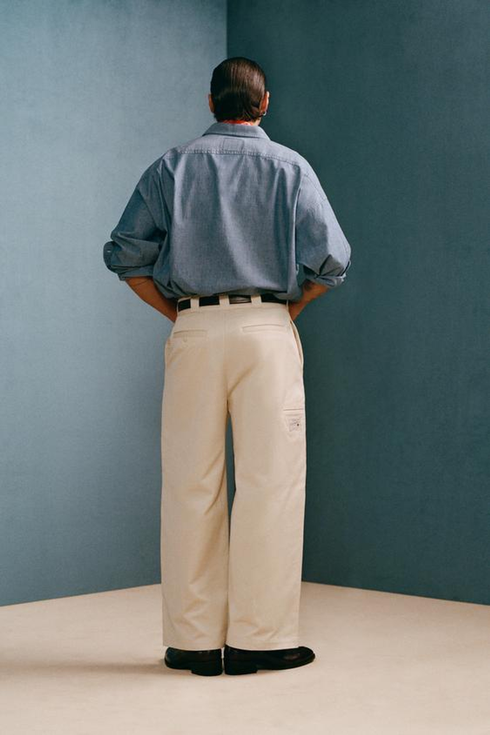 ZARA X WILLY CHAVARRIA РУБАШКА ИЗ ШАМБРЕ СВОБОДНОГО КРОЯ С ВЫШИВКОЙ, ТЕМНО-СИНИЙ