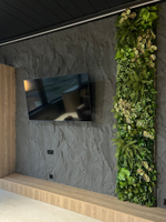 Панно из искусственных растений для офиса компании «Ava Group»