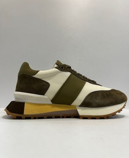 Кроссовки женские