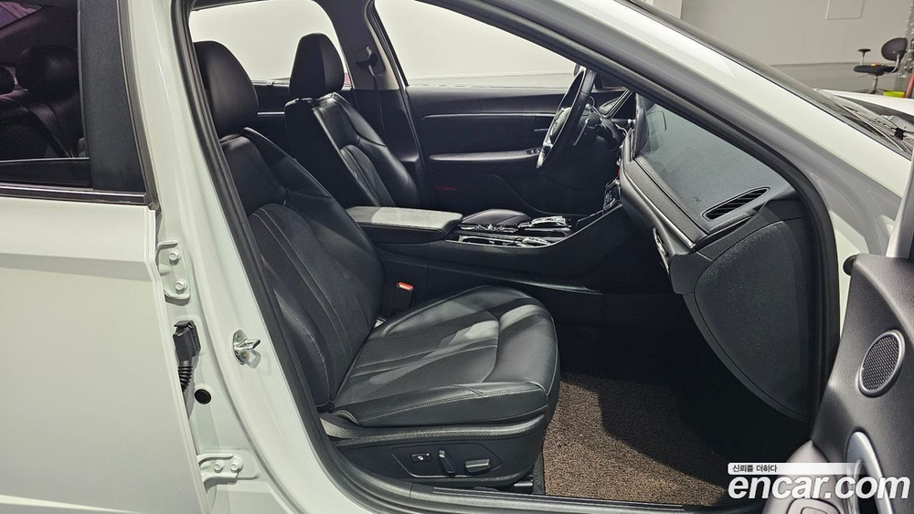 Hyundai Sonata (DN8) 2.0 (03.2021)