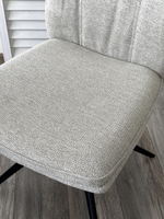 Стул М-City DISAUR Йохан (Yohan) поворотный на поворотный на 360 градусов, Kn01-04 Светло-серый, ткань, Черный