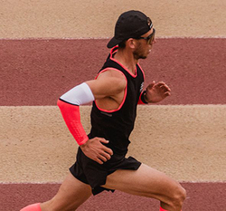 Compression sleeve Compressport Armforce Ultralight - white/fluo red