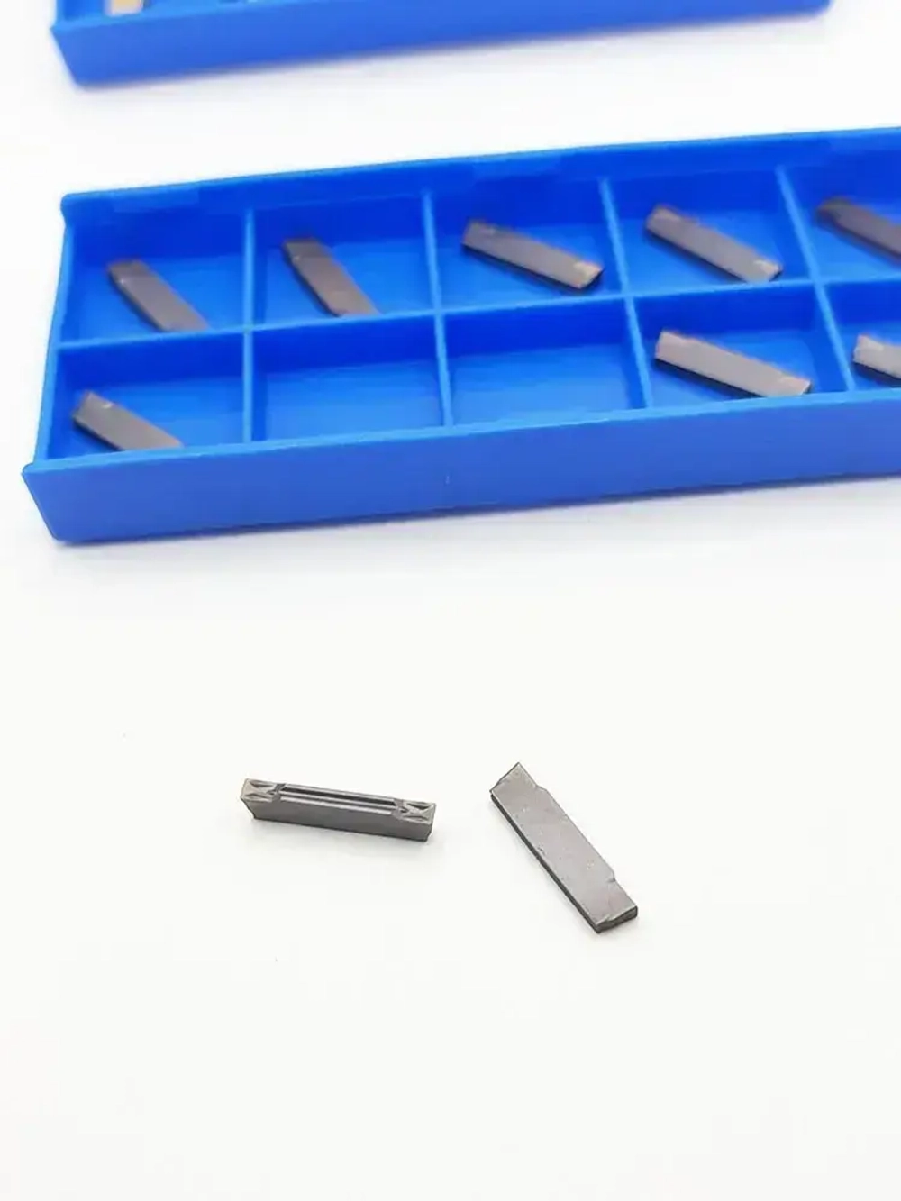 Канавочная твердосплавная пластина TechRome MGMN150 PC9030 для токарного станка - 10 шт в кейсе