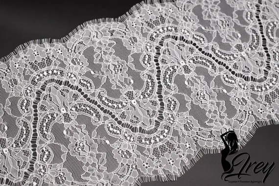 01-38 Кружево шантильи 26 см, айвори 004