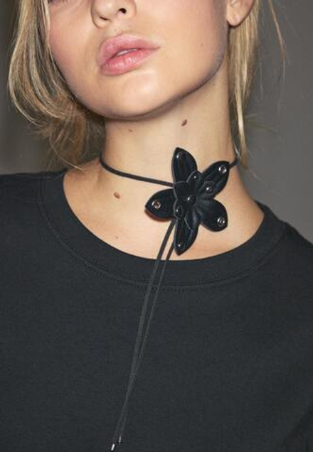 STRADIVARIUS Чокер с цветком, черный