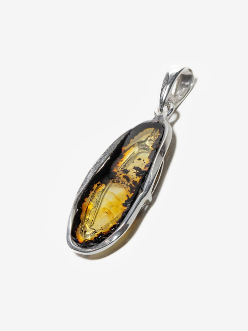 Уникальный серебряный кулон с цельным янтарем, серебро 925 пробы