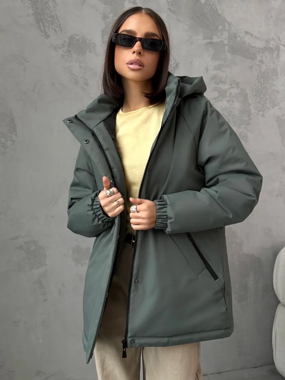 Куртка весенняя удлиненная с капюшоном