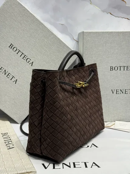 Сумка Bottega Veneta Andiamo из замши
