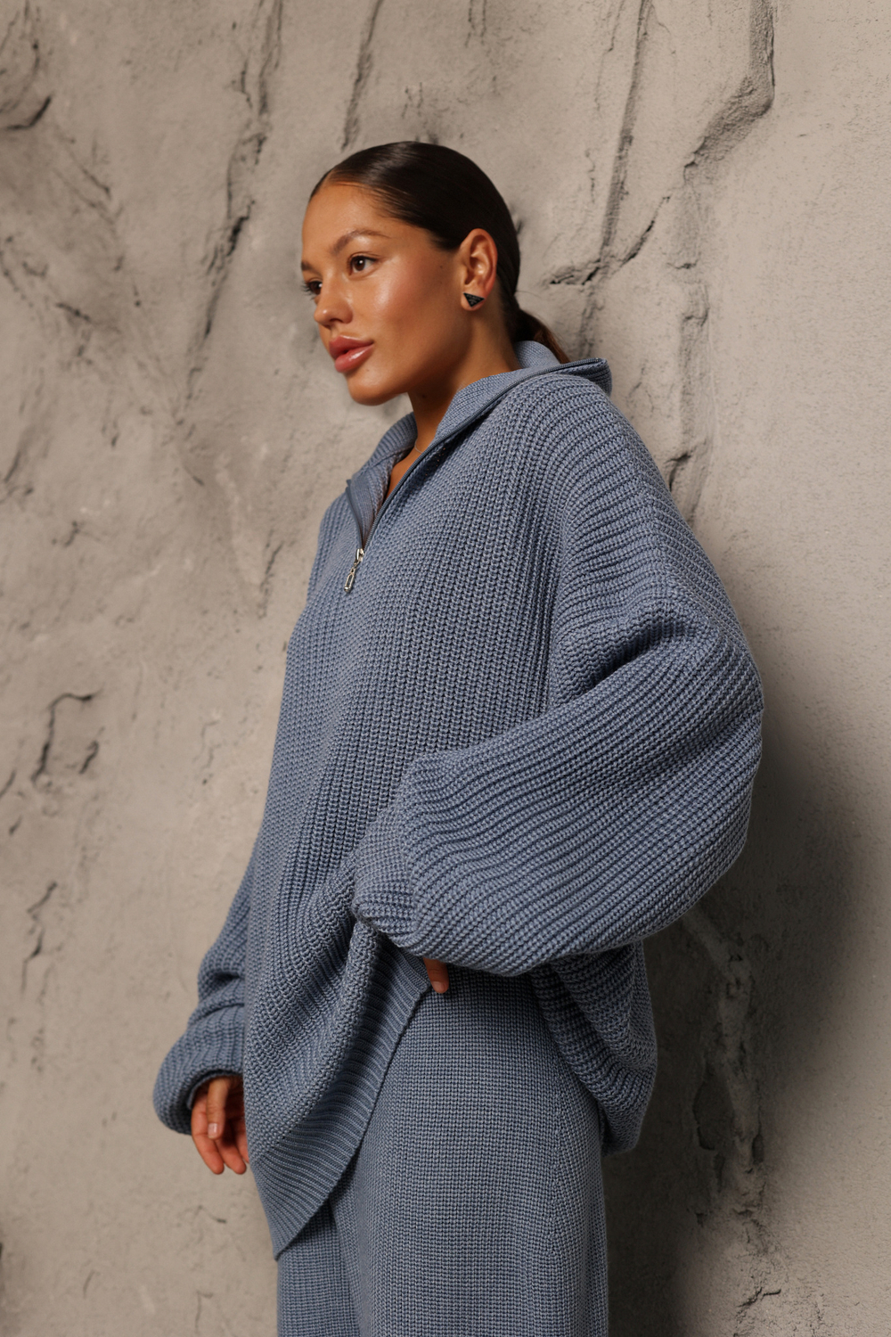 Свитер на молнии