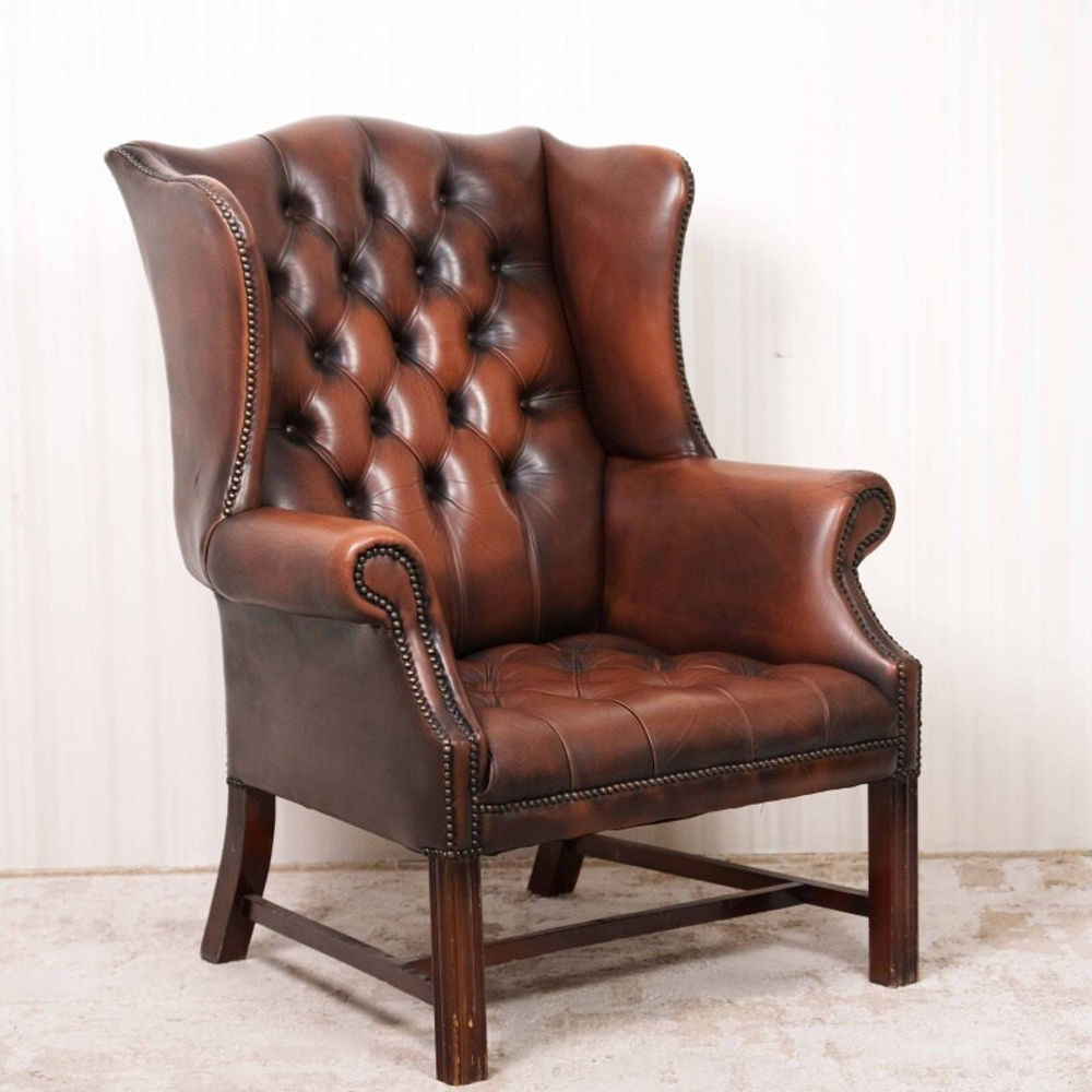 Кресло в стиле Честерфилд