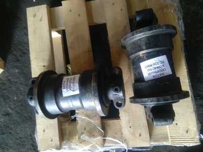 Каток опорный Pc220-8MO 20Y-30-00018