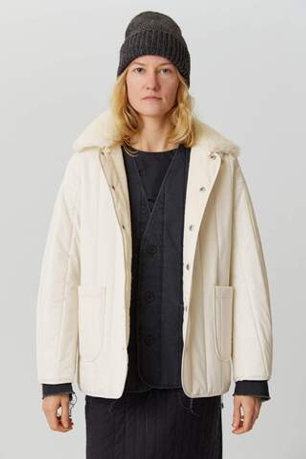 Шапка из шерсти темно-серого цвета