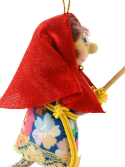 Кукла-подвеска Баба-Яга