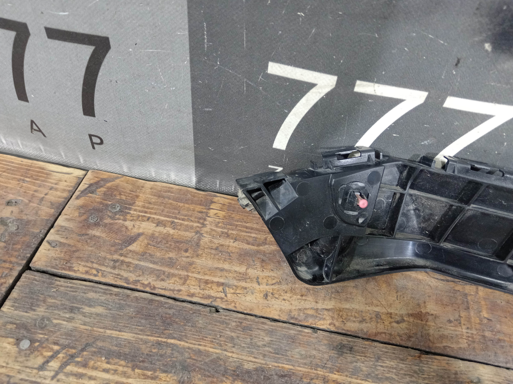 Кронштейн переднего бампера левый Toyota RAV4 IV (XA40) 12-15 Б/У Оригинал 5253642050