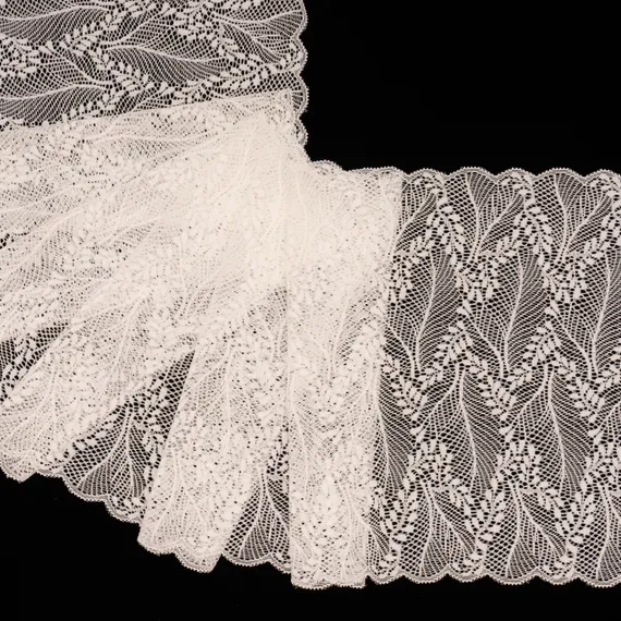 Кружево эластичное молочное 23 см, веточки
