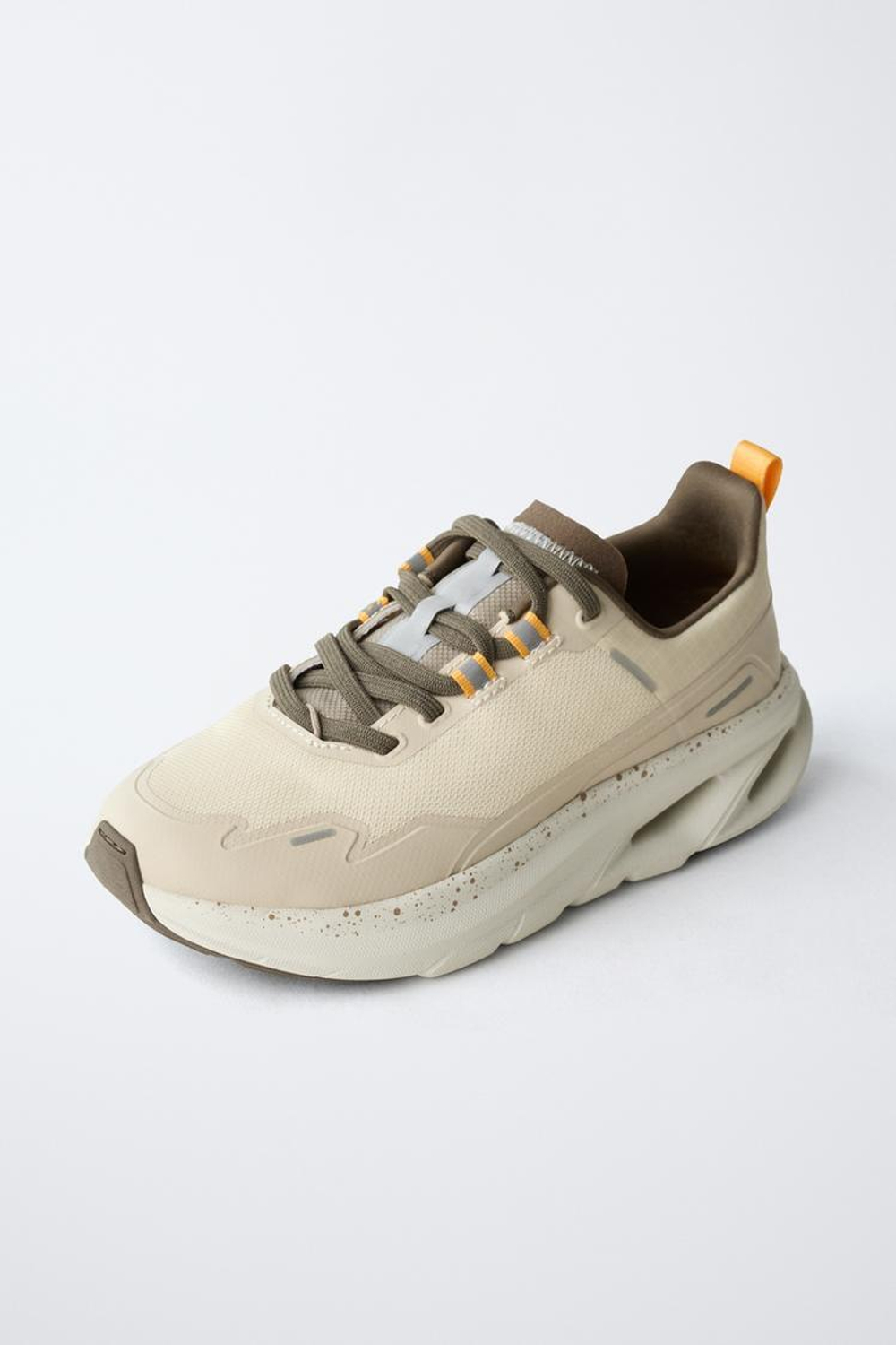 ZARA СПОРТИВНЫЕ КРОССОВКИ С ДЕТАЛЯМИ НА ПОДОШВЕ, ЭКРЮ