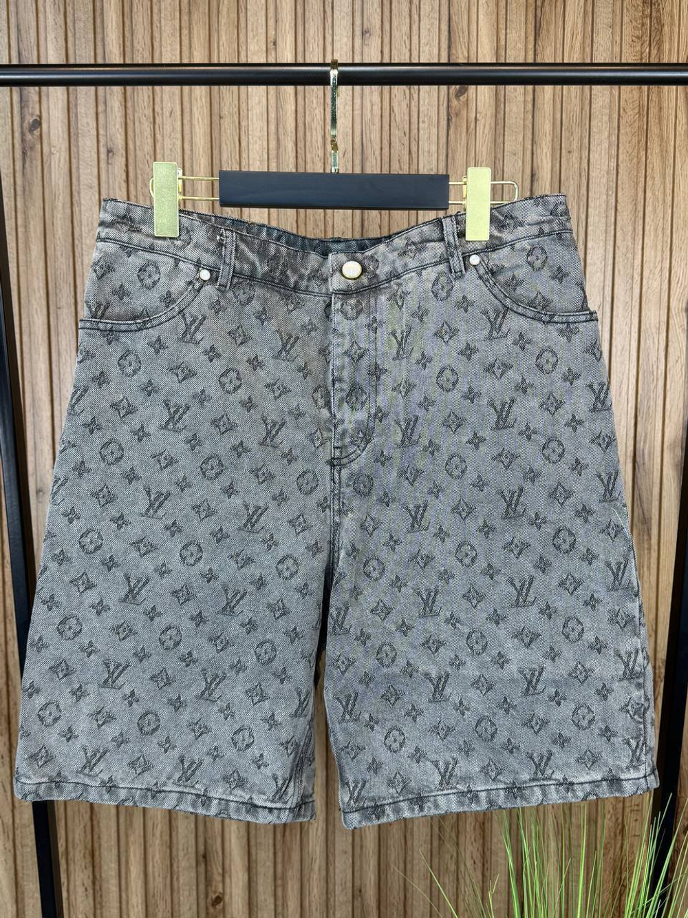 Джинсовые шорты Louis Vuitton
