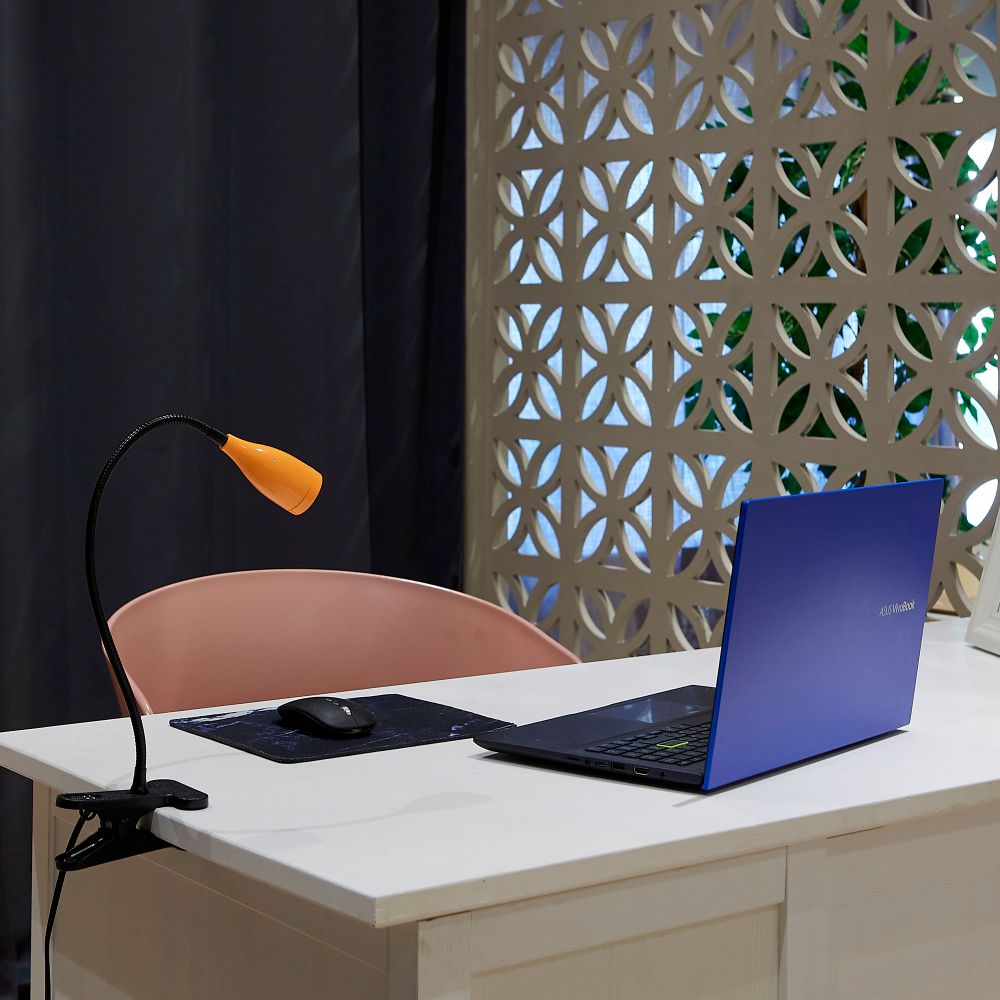 ULM-D501 4W-4000K ORANGE Светильник настольный светодиодный прищепка. Механический выключатель. Оранжевый. TM Uniel