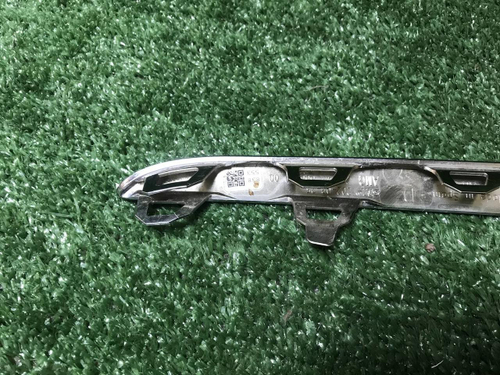 Молдинг решетки радиатора Mercedes V w447 (14-нв)