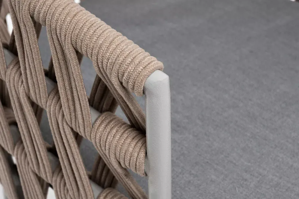 "Диего" стул плетеный из роупа, каркас из стали светло-серый (RAL7035) муар, роуп бежевый круглый, ткань светло-серая