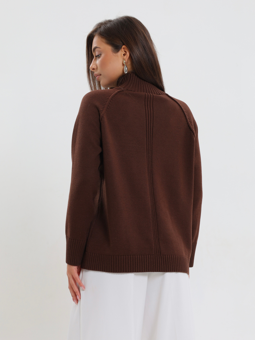 Вязаный свитер с асимметрией