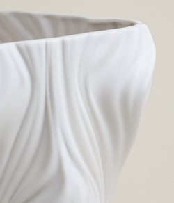 Ваза фарфоровая ВОЛНА Малая