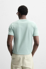 Базовая футболка slim fit