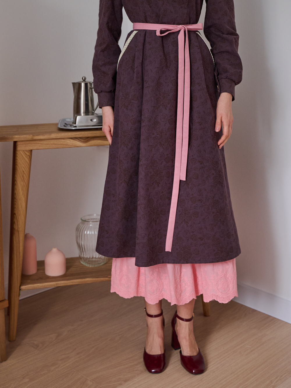 Платье с квадратным вырезом