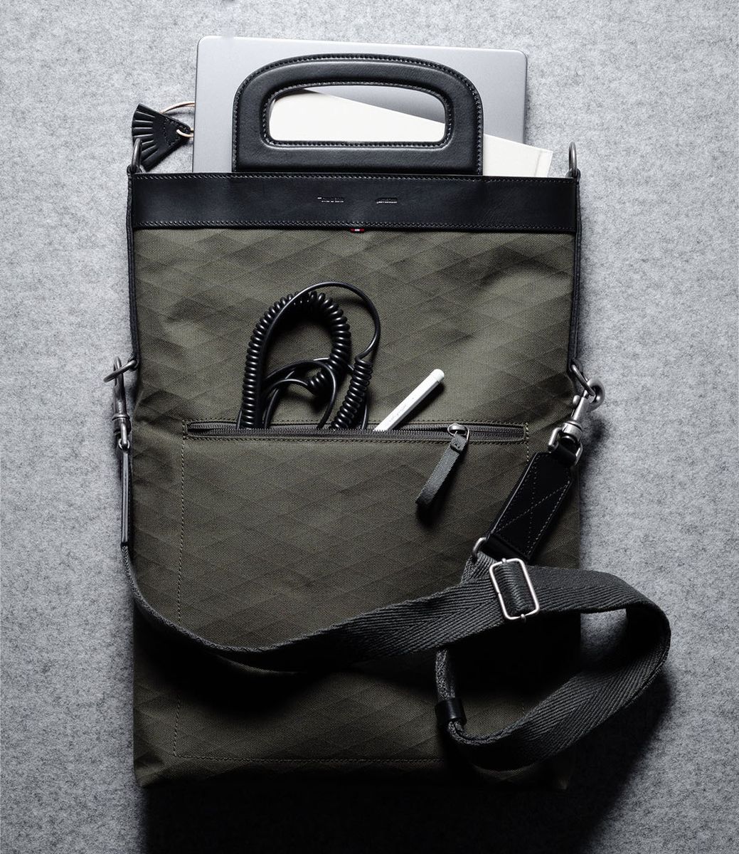 Hard Graft Folding Laptop Bag Black Forest — сумка для ноутбука