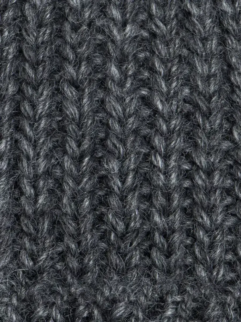 Шапка для мальчика с козырьком на осень