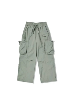 Брюки карго с наружными карманами