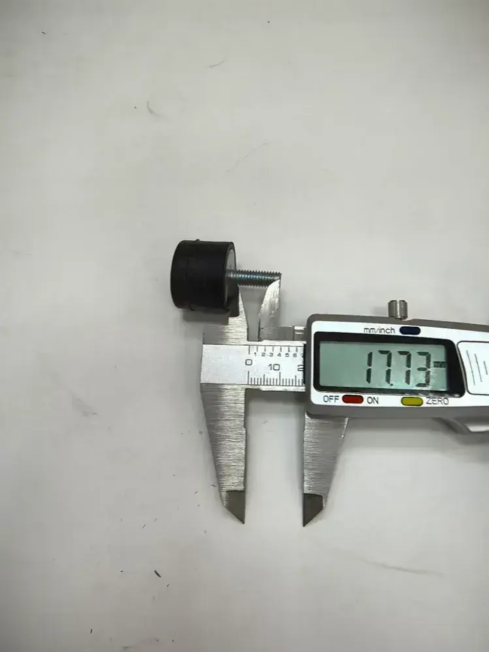 Демпфер с присоской и наружной резьбой М6, тип DS. DR3525185M618