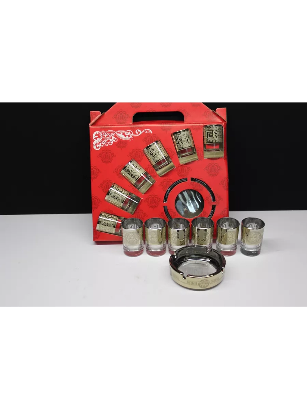 Набор стопок с пепельницей