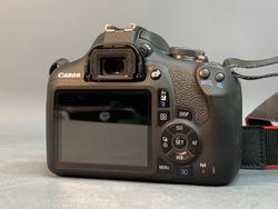 Canon 2000D Kit 18-55mm 3.5-5.6 IS II 8.000 кадров